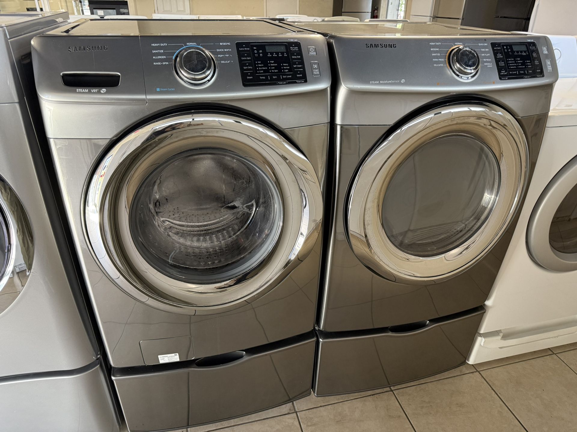 USED SAMSUNG WASHER & DRYER SET WITH PEDESTAL