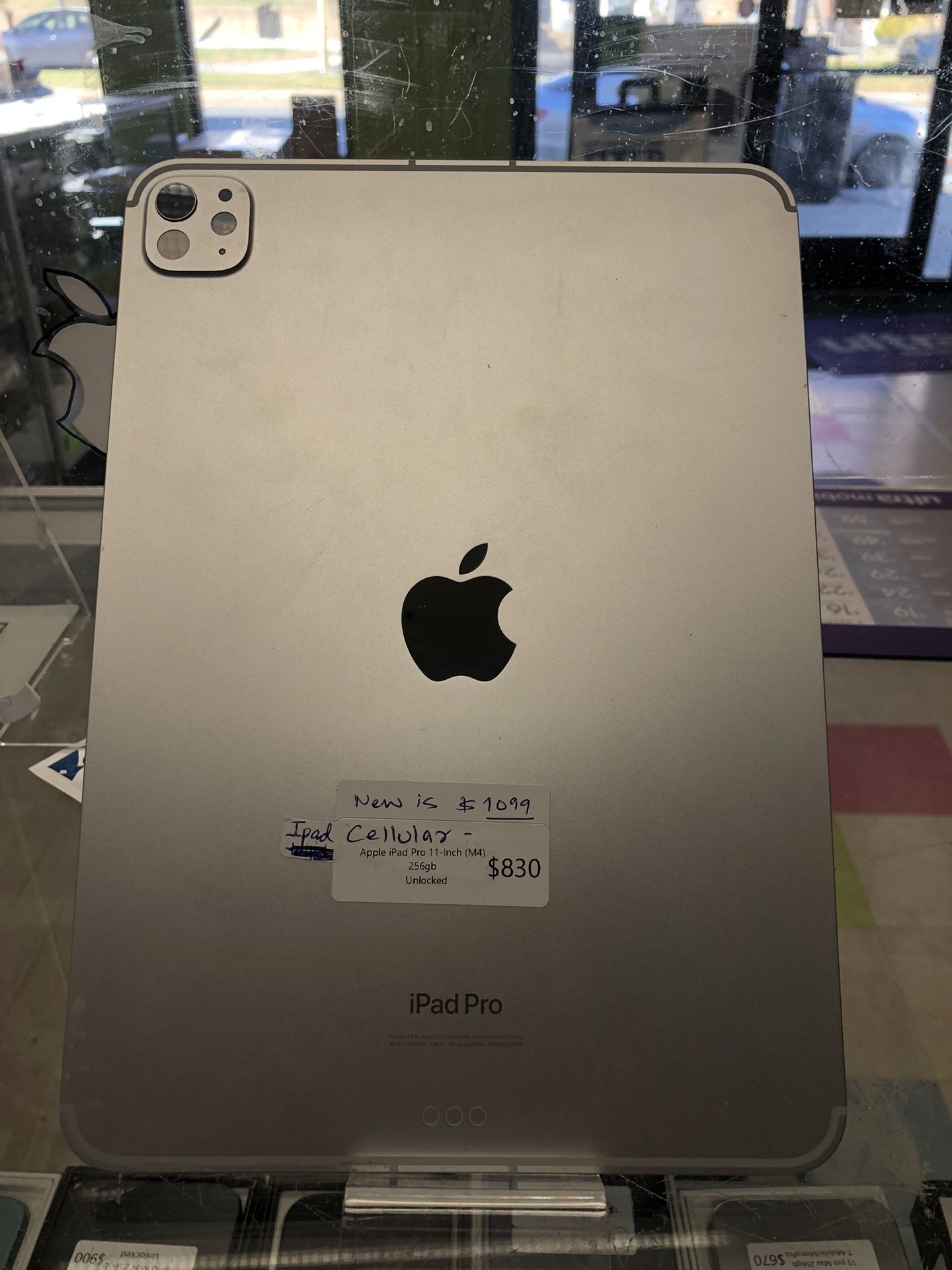 Apple iPad 11 Inches Cellular m4