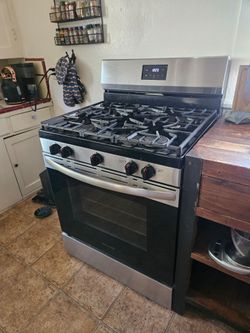 5 burner Frigidaire Gas Stove (2 years old)