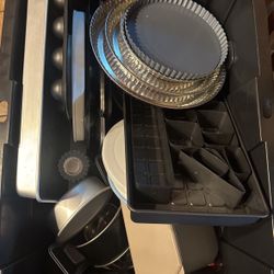 Assorted Baking Pans 