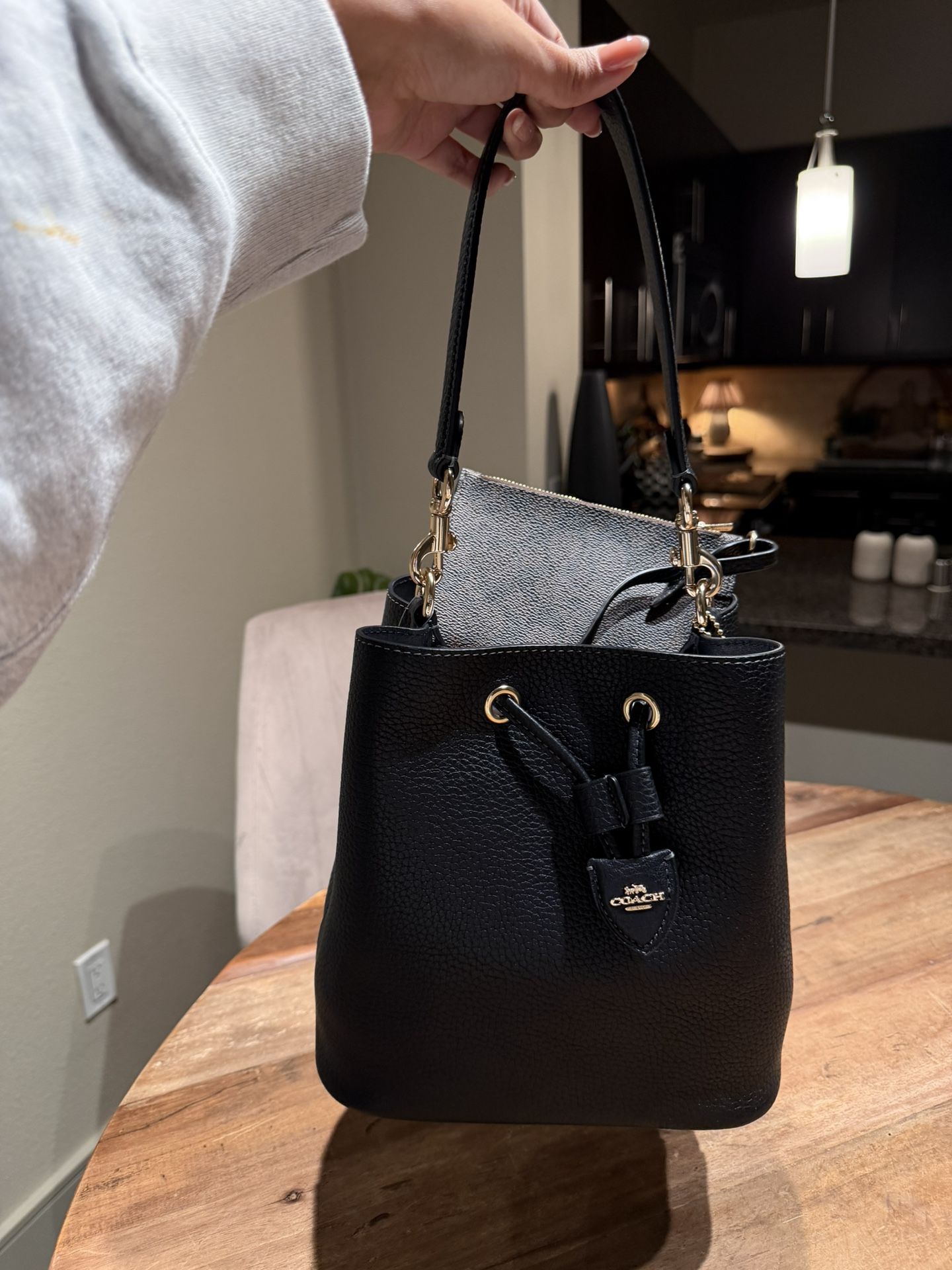 NWT Coach Rowan Bucket Bag