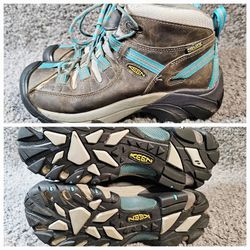 Keen Woman's Boots 9.5 