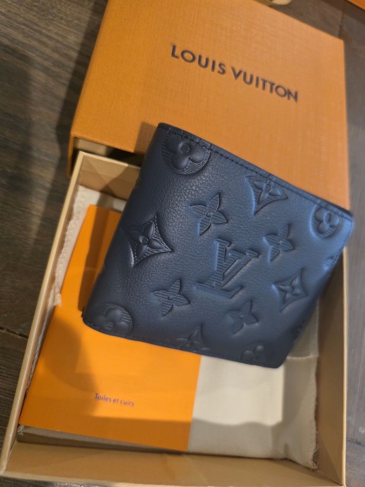 Luxury Embossed Wallet — New with Box