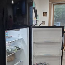 Frigidaire Refrigerator 