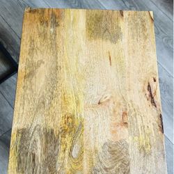 2 Night Stand with 2 outlets and 2 USB-Ports