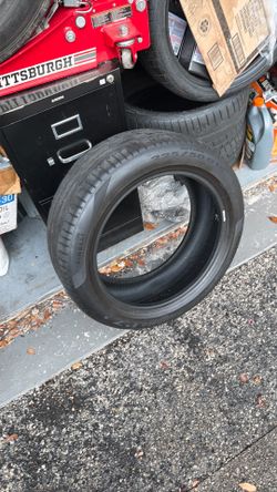 225/50-18 Pirelli tire ๐ $15