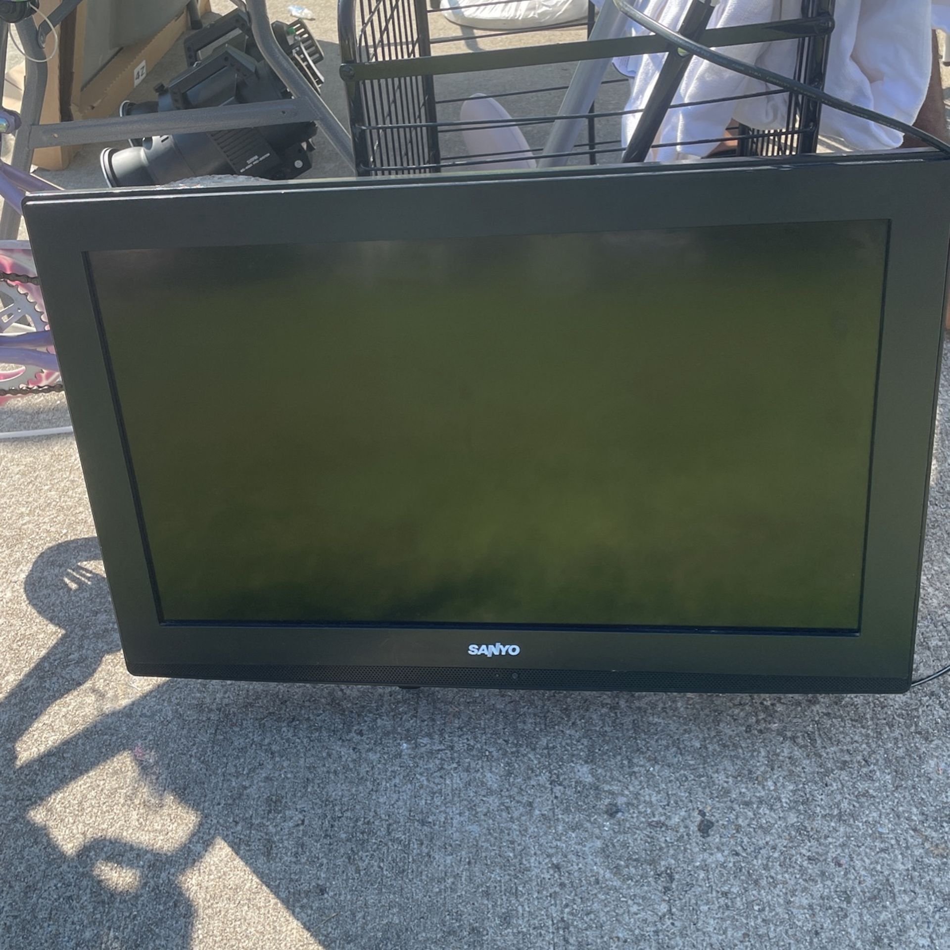 24 Inch Sanyo TV