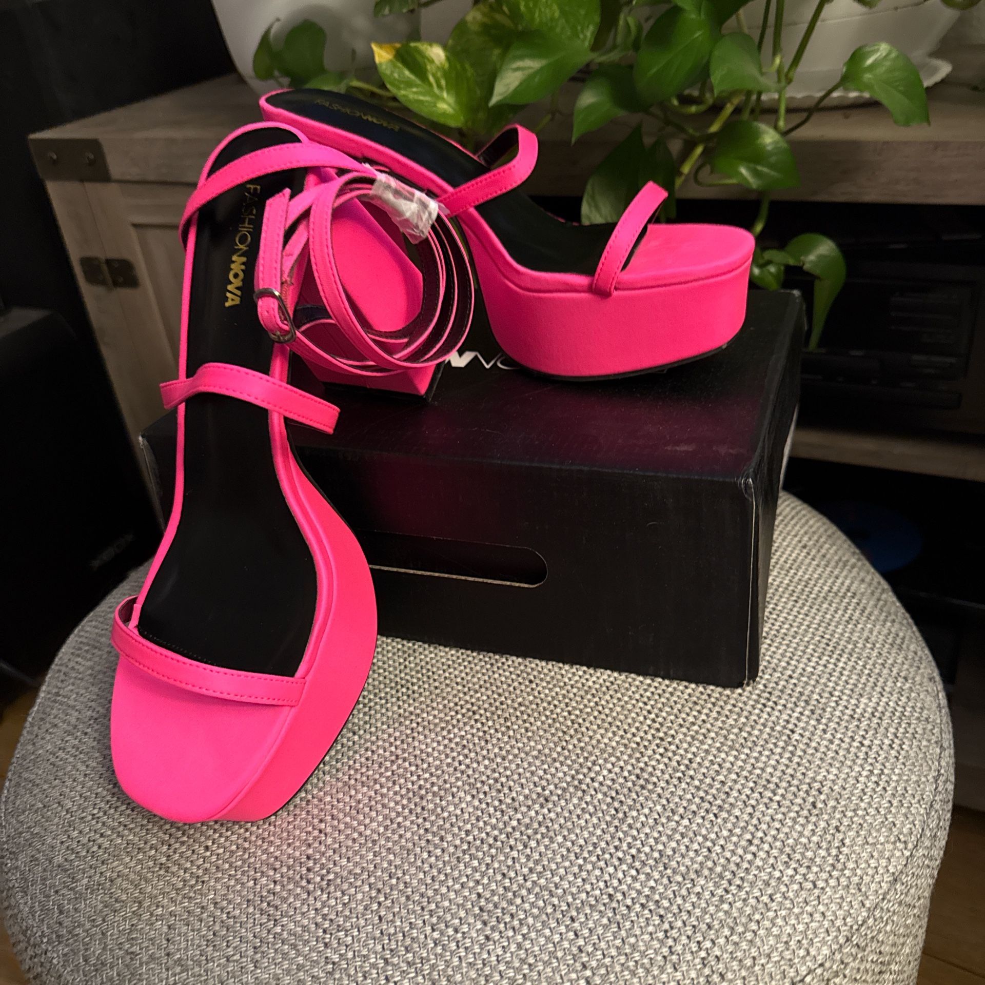 Women’s Pink Heels Size 11