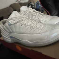 AIR JORDAN 12 RETRO LOW  EASTER  SIZE 11 USED