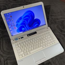 14"inch Intel Core i5 Sony Vaio Laptop, 640GB HDD, 4GB RAM, Inbuilt Bluetooth, HDMI, Blu-ray DVD📀 And SD Card Reader And a WebCam. Windows 10.