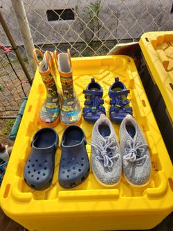 Boys shoes