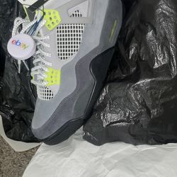Air Jordan 4 neon 95 Size 8.5