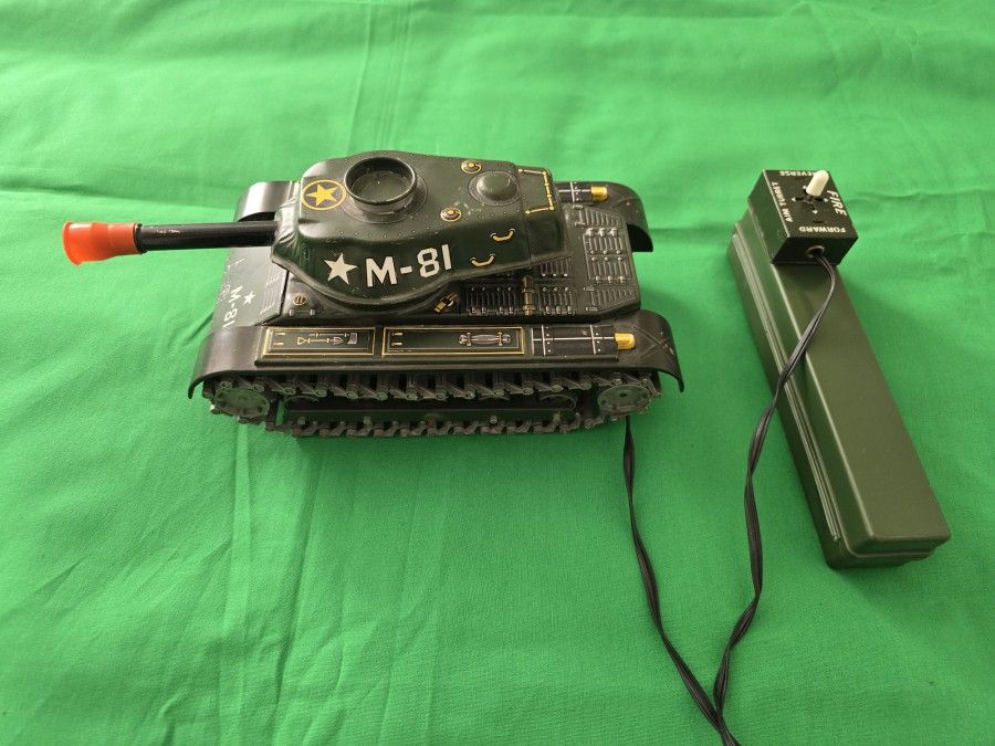 Vintage Japan "MODERN TOYS" Battery Operated Tin Toy Military Tank M-81