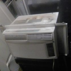 8000 Btu Haier Window Air Conditioner AC READ