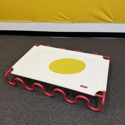 zeze Elevated Pet Cot – Stylish Wavy Frame, Breathable & Easy to Clean, All-Season Comfort for Cats & Dogs