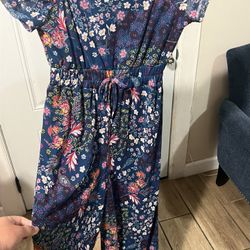 Girls Jumpsuit Size M Youth. (size 10)