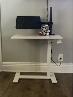 Portable standing desk