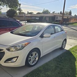 2015 Hyundai Elantra GT – 6-Speed Manual – Clean & Reliable 