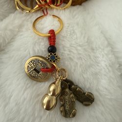 Feng Shui Wealth & Luck Keychain – Ancient Prosperity Talisman