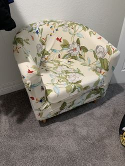🪑Floral Upholstered Armchair – $60