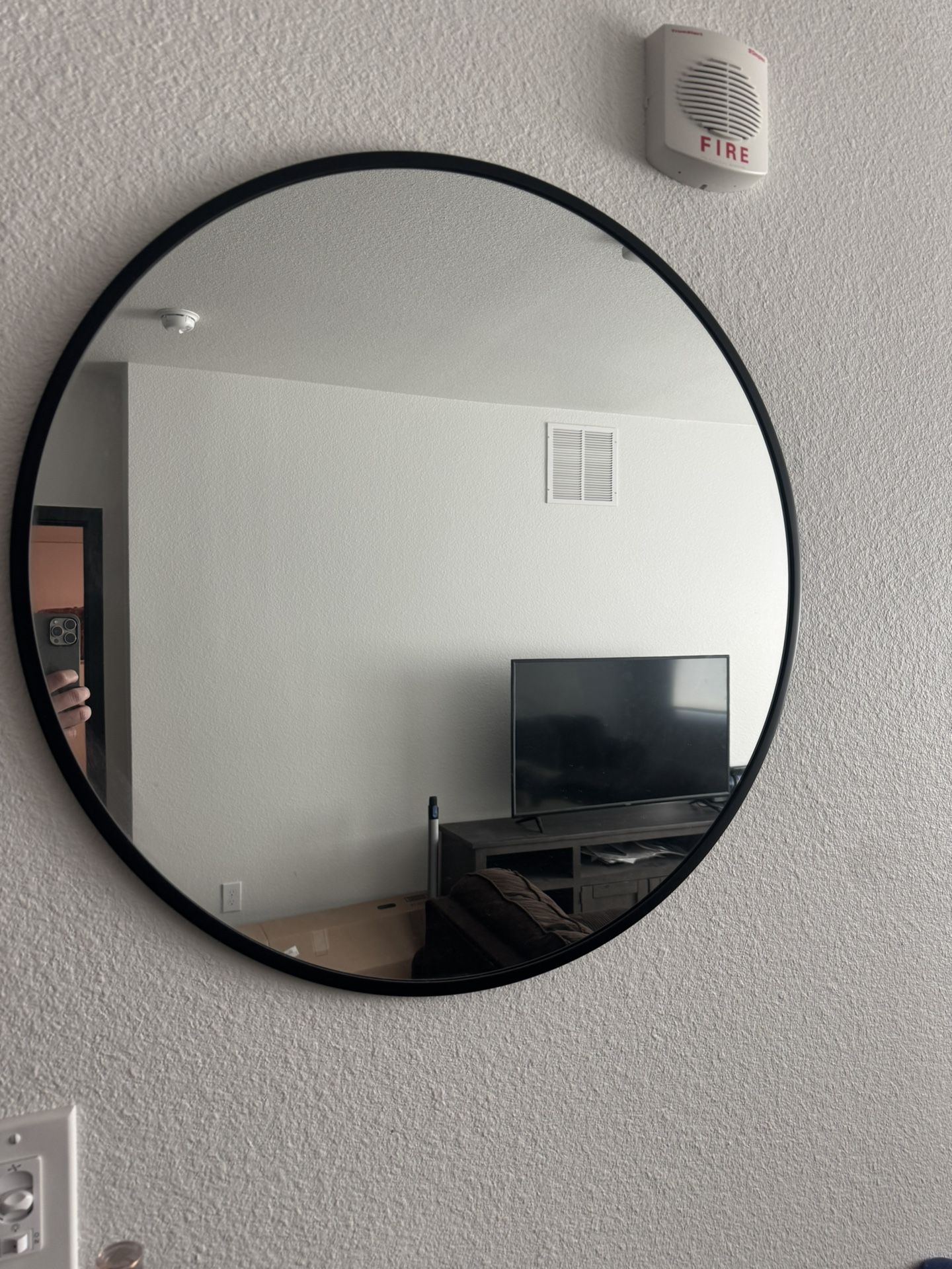 Circle Mirror