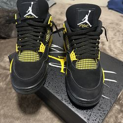 Jordon 4 Thunders