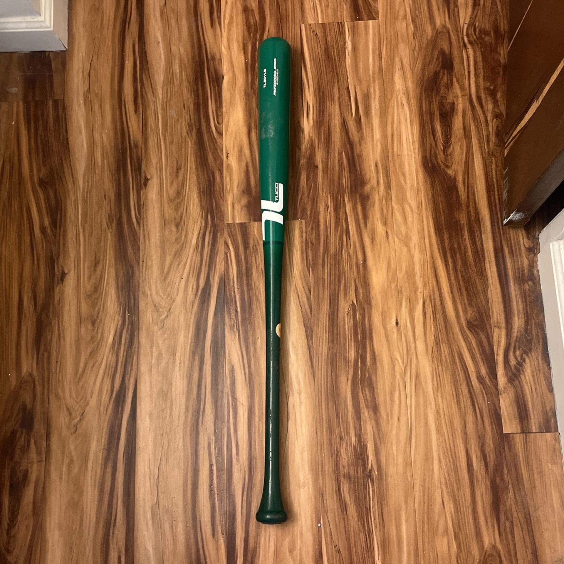 Tucci Lumber 33.5-inch TL-BO11-M Maple Wood Baseball Bat