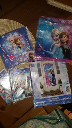 FROZEN PARTY SUPPLIES 