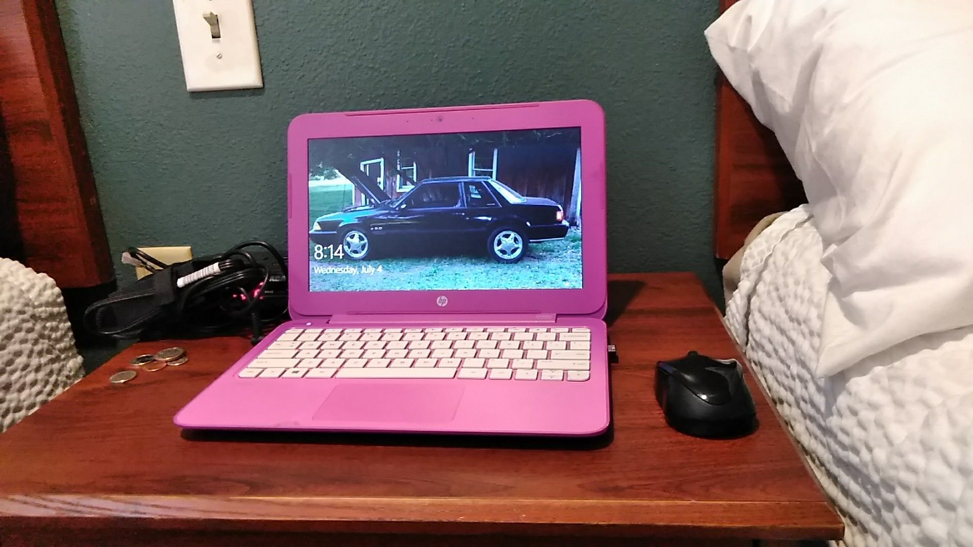 HP laptop. pink. model # bcm943142hm