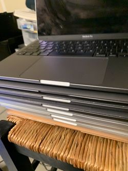 Selling (8) MacBook Pro & Air Lot As Is
