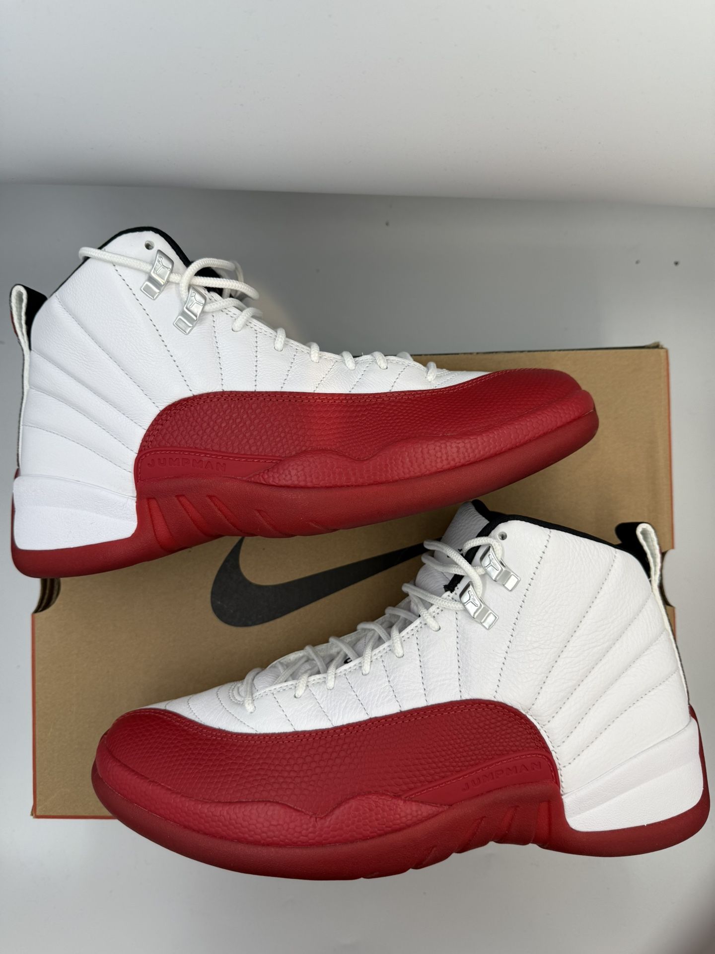 Air Jordan 12 Cherry