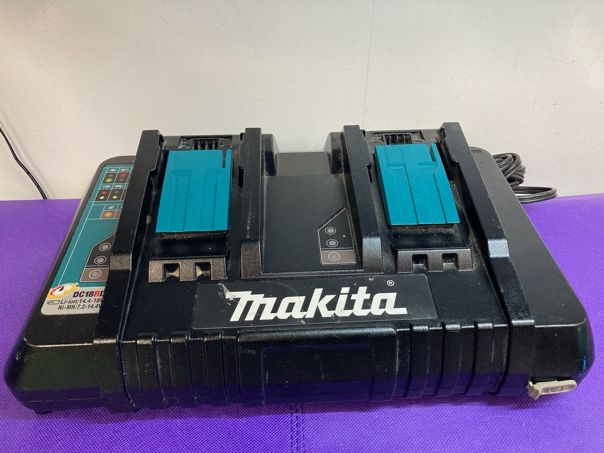 Makita DC18RD 18V Lithium-Ion Dual Port Rapid Optimum Charger 2-Port
