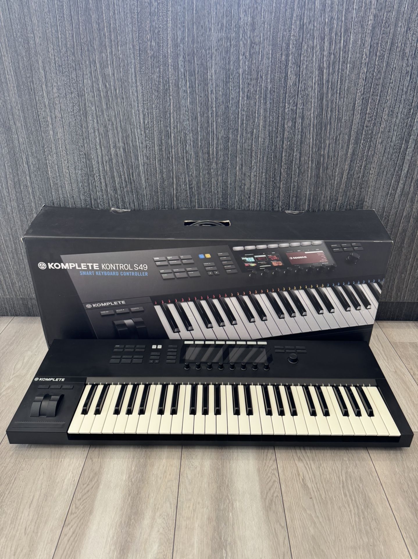 Native Instruments Komplete Kontrol S49 MK2 Keyboard