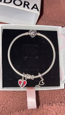 Pandora bracelet (read description)