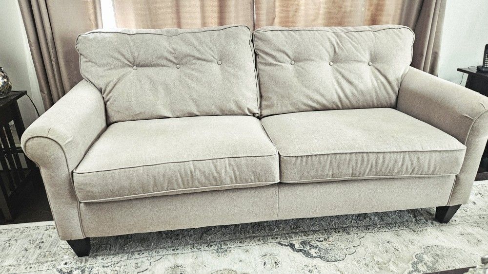 La-Z-Boy Laurel Sofa - Gently used - Excellent Condition