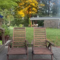 2 outdoor Wood Reclining Patio Chairs