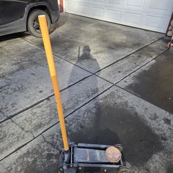 Blue-Point Service Jack YA1642 2 Ton, a bit on the weak side so needs a little work