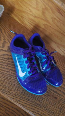 Girl soccer shoes size 5.5