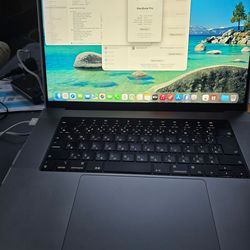 2021 MacBook Pro  A2485 16in M1 Max 32 Core GPU 32GB RAM 1TB SSD ,Excellent Condition on Good Promo Sale Now