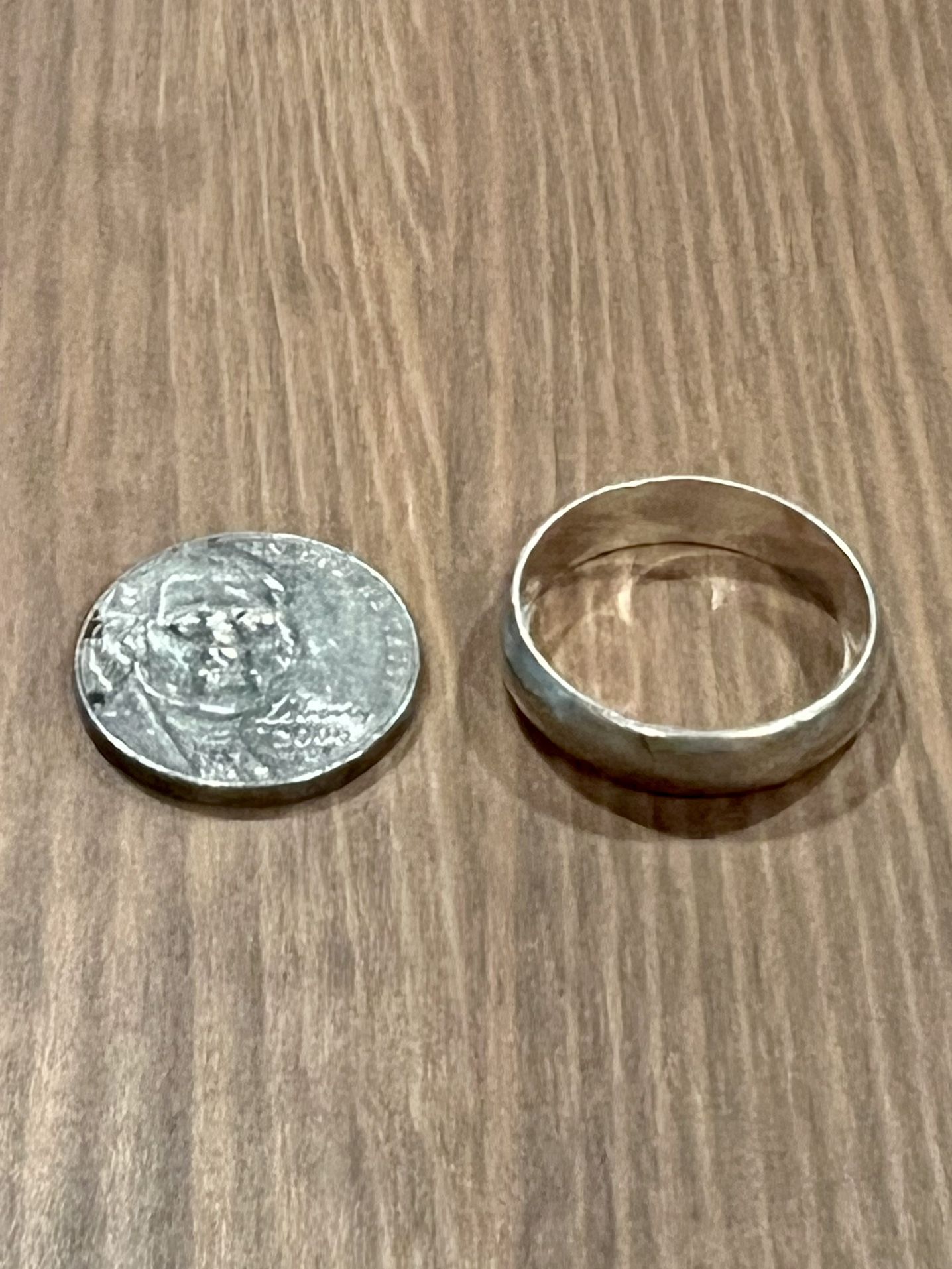 VINTAGE 925 Sterling Silver Ring (With Stamp)