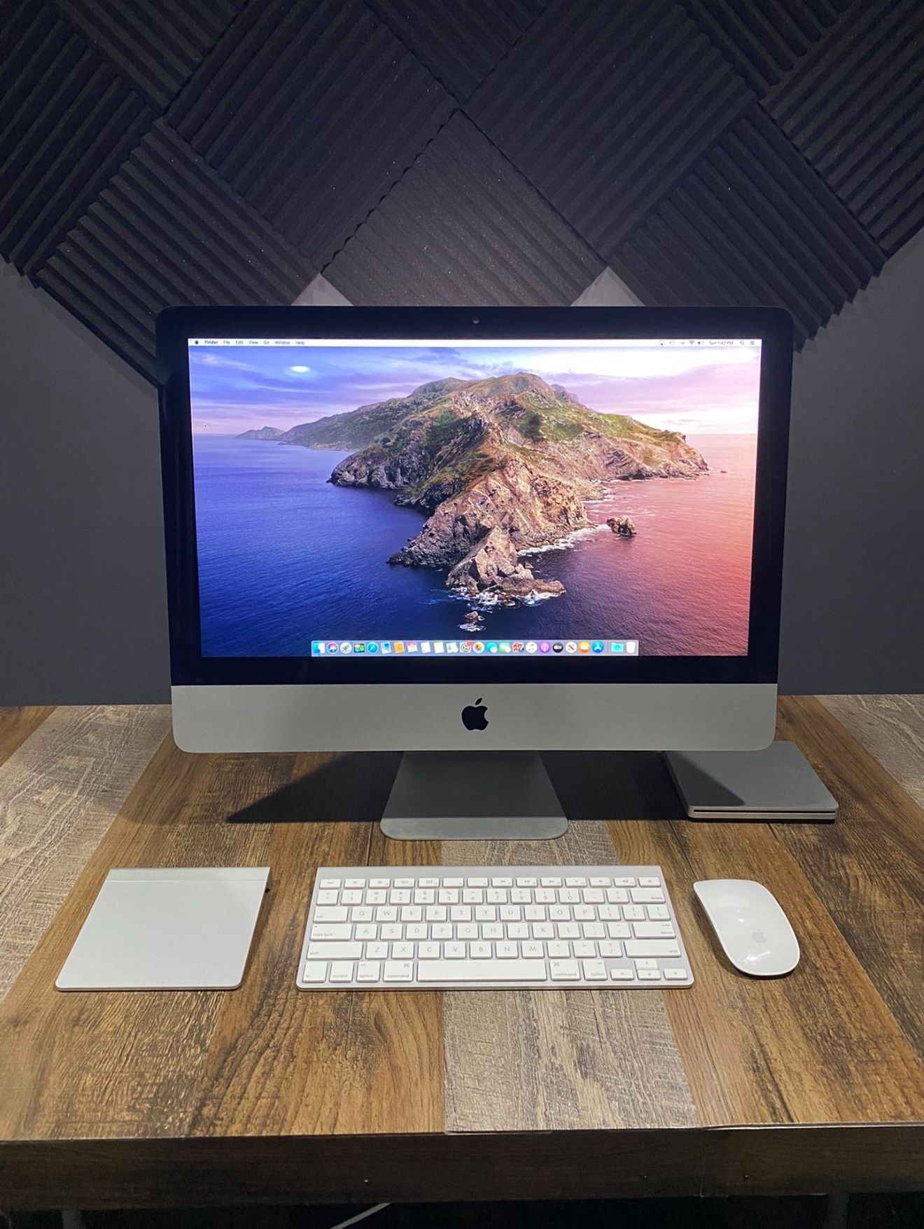 Apple iMac All In One Desktop Computer Bundle LOOK