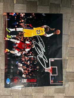 LeBron James Signed Lakers 8x10 Photo