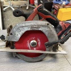 Milwaukee 2630-20 M18 6-1”/2 Circular Saw w/ 5Ah Battery
