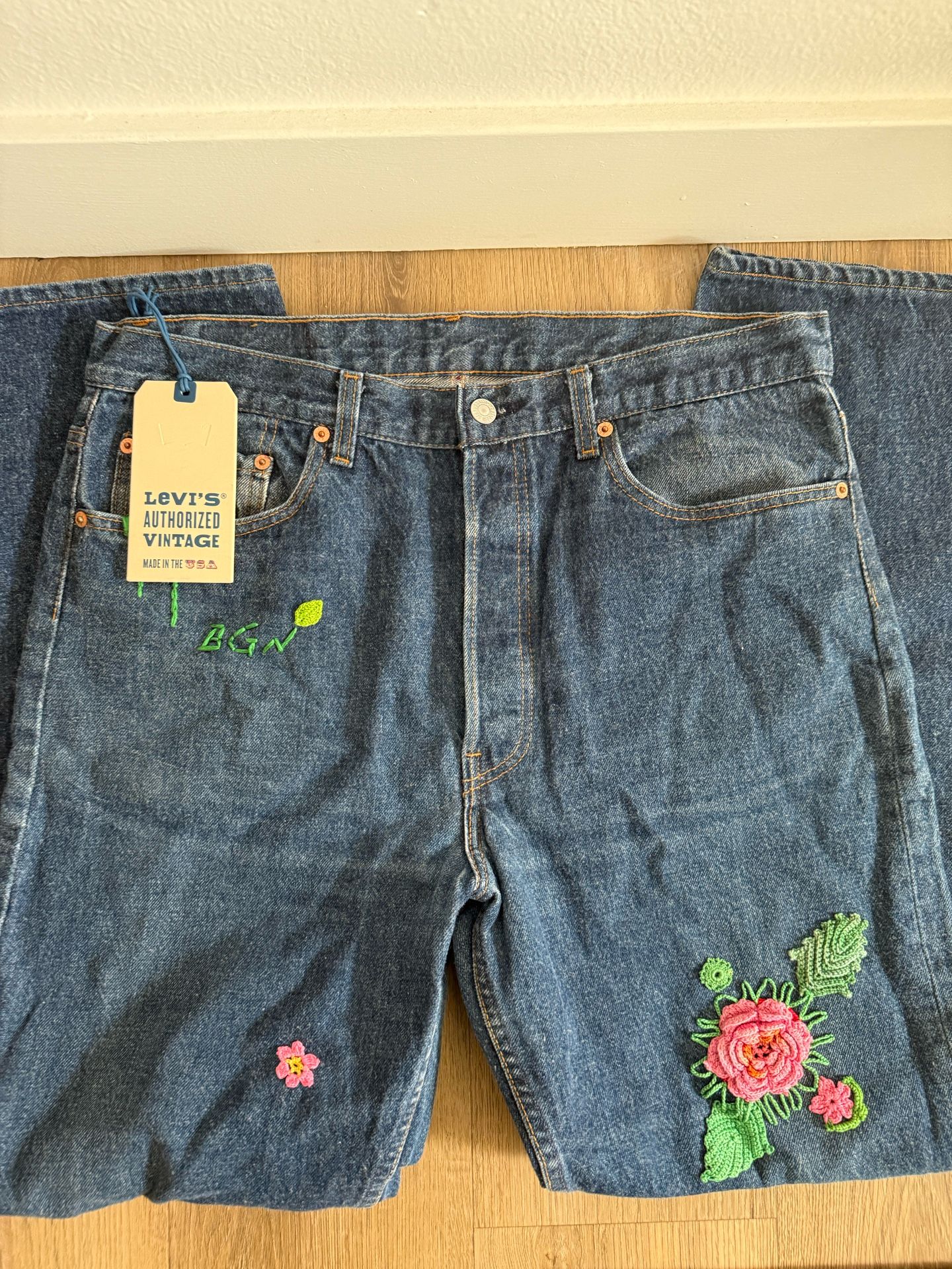 LEVI'S® AUTHORIZED VINTAGE X BENTGABLENITS 501® ORIGINAL FIT JEANS M