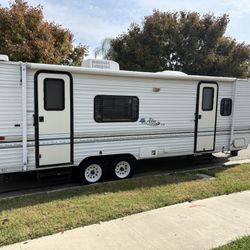 Aljo Lite By Skyline Travel Trailer In Very Good Condition