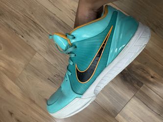 NIKE KOBE 4 PROTRO UNDFTD "UNDEFEATED - DEMAR DEROZAN" SNEAKERS - GREEN
