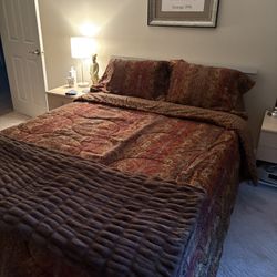 Queen Reversible Quilt +2 Shams Excellent Condition Price To Sell