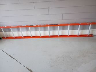 Louisville Fiberglass Extension Ladder Brand New