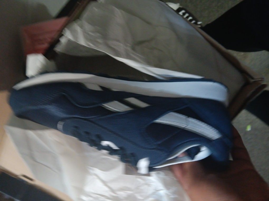 Men Reebok Size 8 Navy