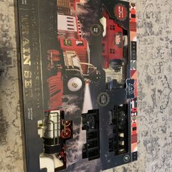 Motorized Train  Play Set . 30 PCs 